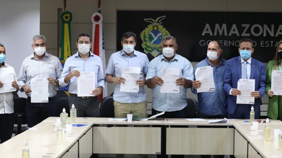 Wilson Lima assina convênios com prefeituras para investir R$ 12 milhões em seis municípios