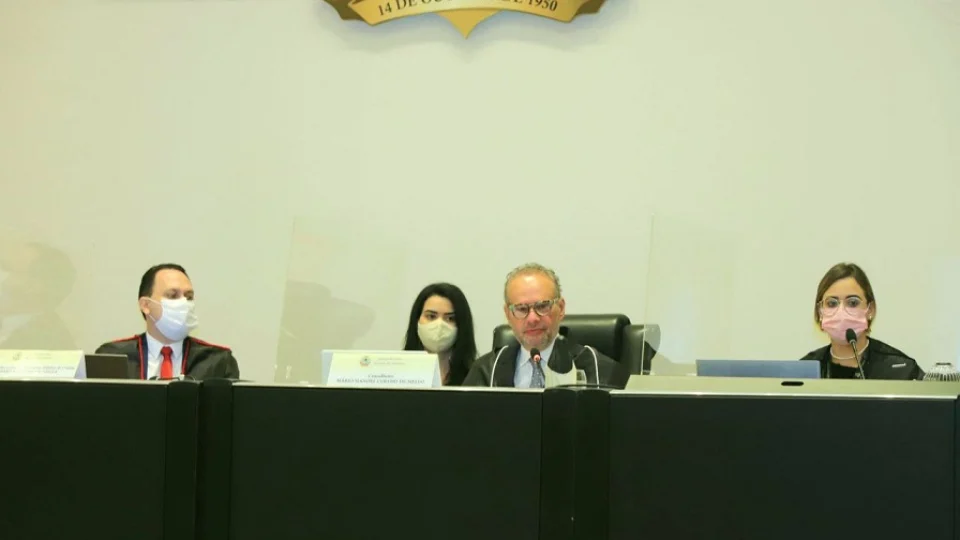 Última sessão de 2021 do TCE-AM é marcada por retrospectiva e balanço de gestão do conselheiro Mario de Mello