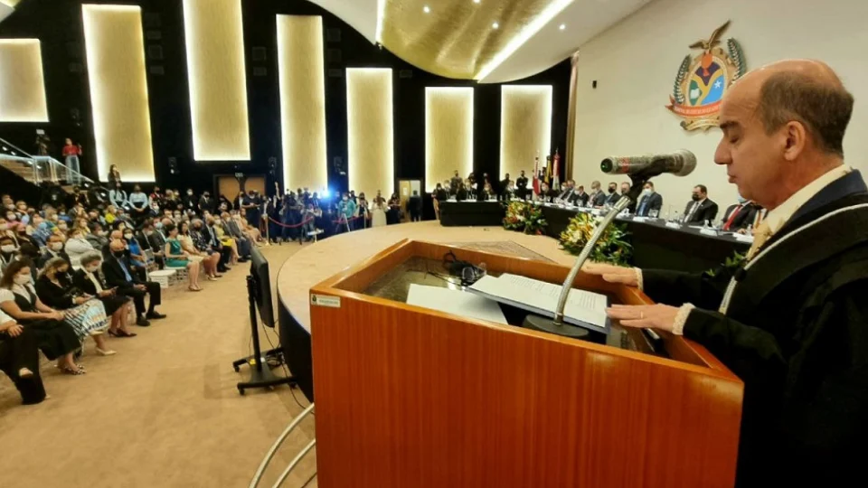 Conselheiro Érico Desterro assume presidência do Tribunal de Contas do Amazonas