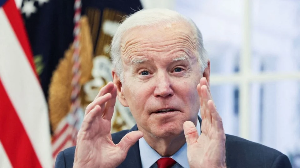 Biden afirma que ‘teia de mentiras’ representa ameaça à democracia