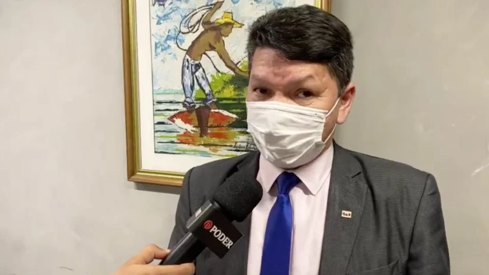 ‘Estão aprovando privilégios’, diz cientista político sobre vereadores da Câmara de Manaus