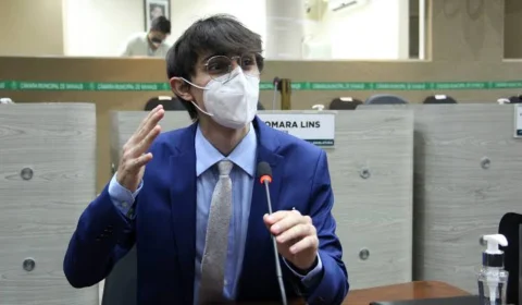 Em artigo, Amom Mandel afirma que vacinar virou polêmica no Amazonas