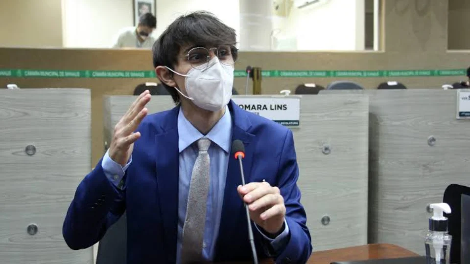 Em artigo, Amom Mandel afirma que vacinar virou polêmica no Amazonas