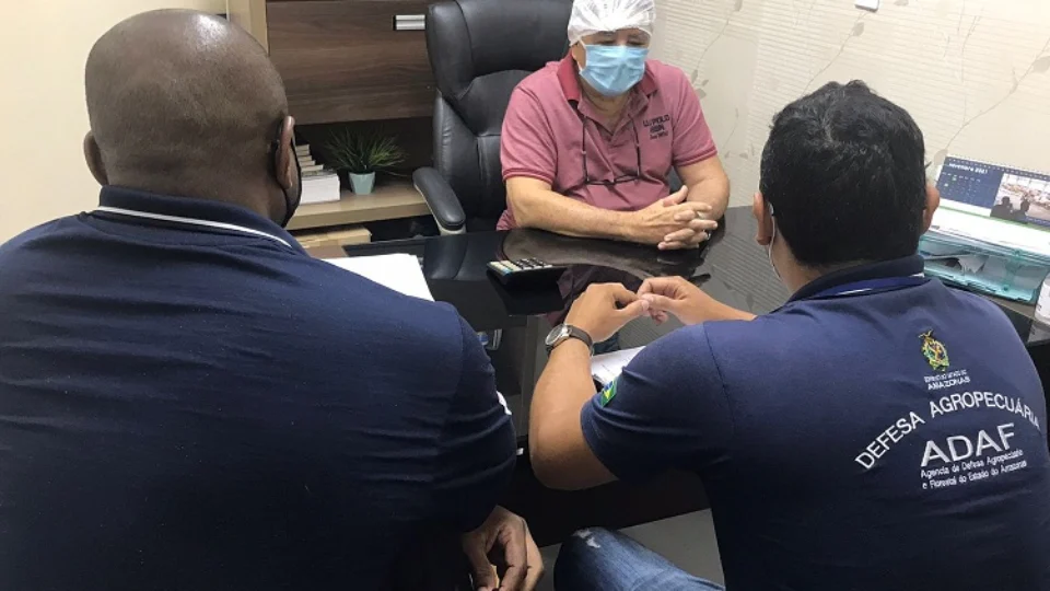 Governo do Amazonas certifica nova unidade de beneficiamento de produtos das abelhas e derivados