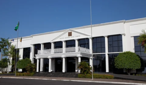 Governo de Roraima vai gastar quase R$ 7,5 milhões com reforma de duas escolas estaduais