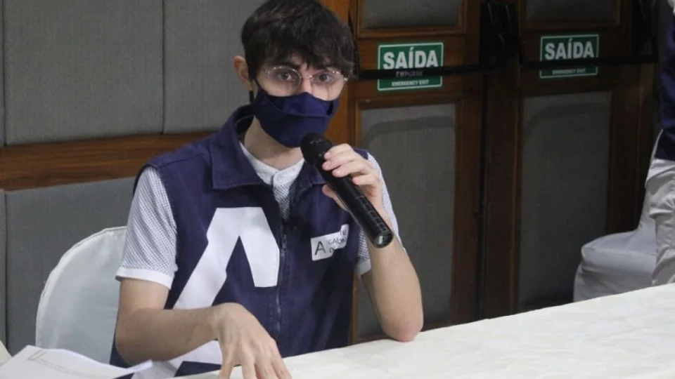 Após ter pedido rejeitado por desembargadora, Amom defende mobilização em massa contra aumento do ‘Cotão’