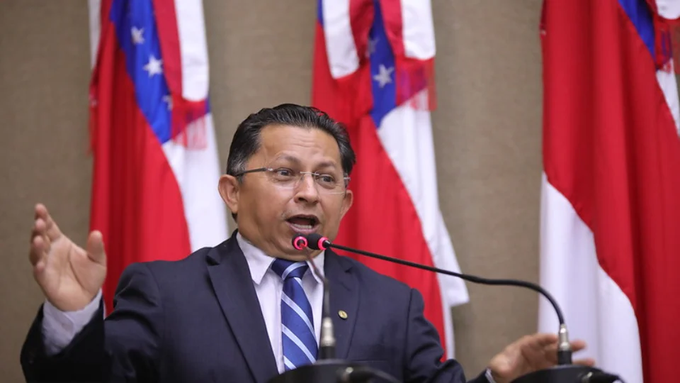 ‘Não teríamos dificuldade nenhuma em fazer palanques das esquerdas no Amazonas’, diz Sinésio Campos sobre projeto do PT