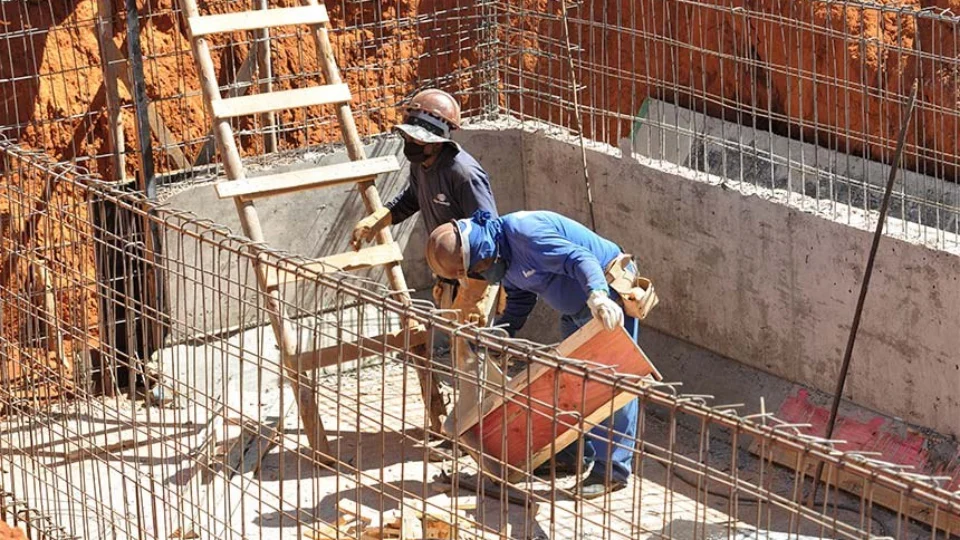 Lei de desoneração de folha para 17 setores da economia é publicada