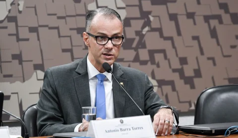 Presidente da Anvisa emite nota contra Bolsonaro e pede que ele exerça a ‘grandeza que o cargo demanda’