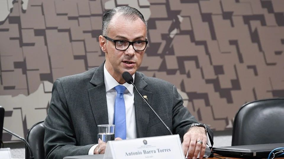 Presidente da Anvisa emite nota contra Bolsonaro e pede que ele exerça a ‘grandeza que o cargo demanda’