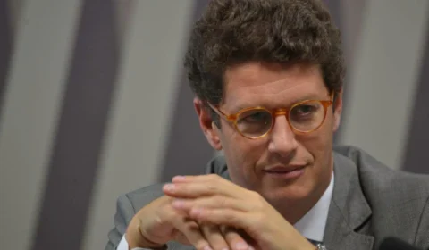 ‘Não faz sentido ter aumento agora’, diz ex-ministro Ricardo Salles sobre reajuste salarial de servidores públicos