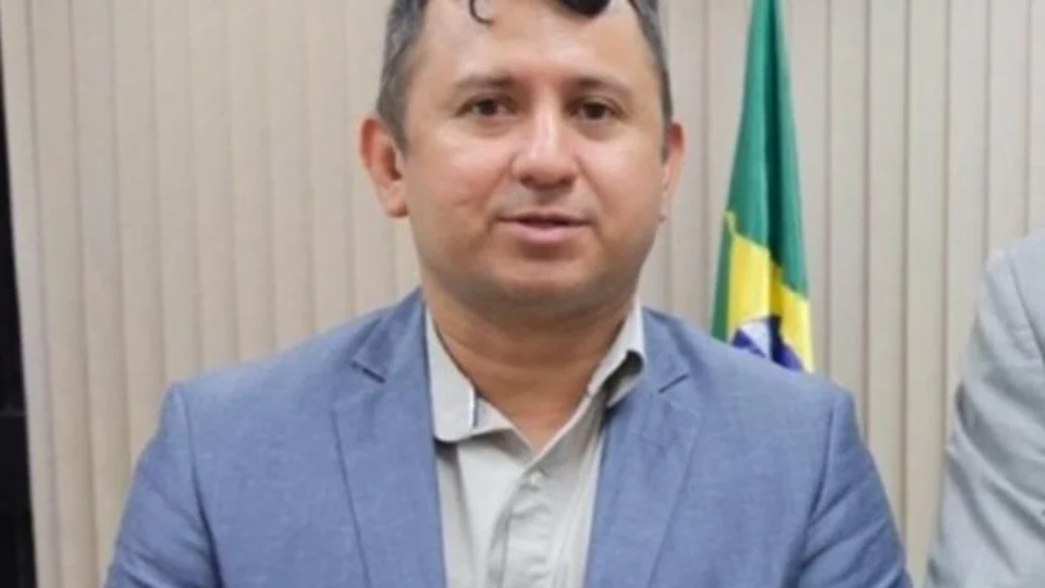 Prefeito de Juruá é alvo de investigação por supostamente bancar próprio aniversário com dinheiro público