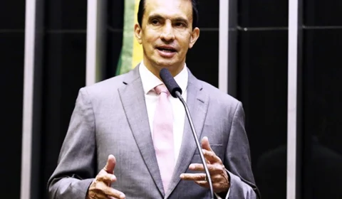 Sidney Leite cobra soluções para distribuição de energia elétrica no Amazonas