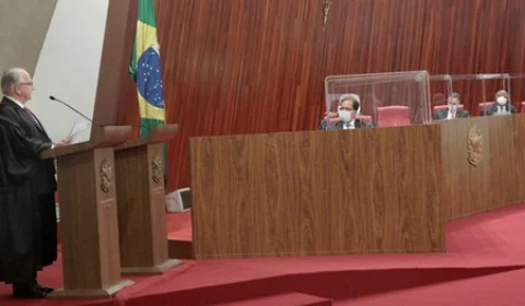 Em discurso de posse, Fachin faz defesa da democracia e da Justiça Eleitoral