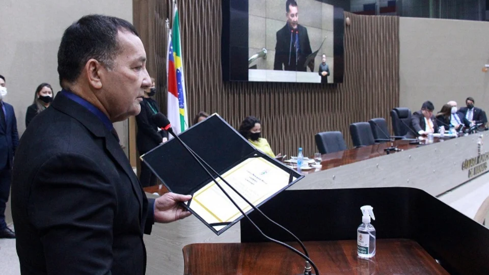 Gilmar Nascimento toma posse na Câmara e afirma que seu mandato será de contribuição para Manaus