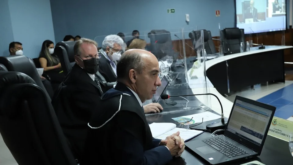 TCE-AM multa ex-presidente da Câmara de Humaitá em R$ 387,2 mil