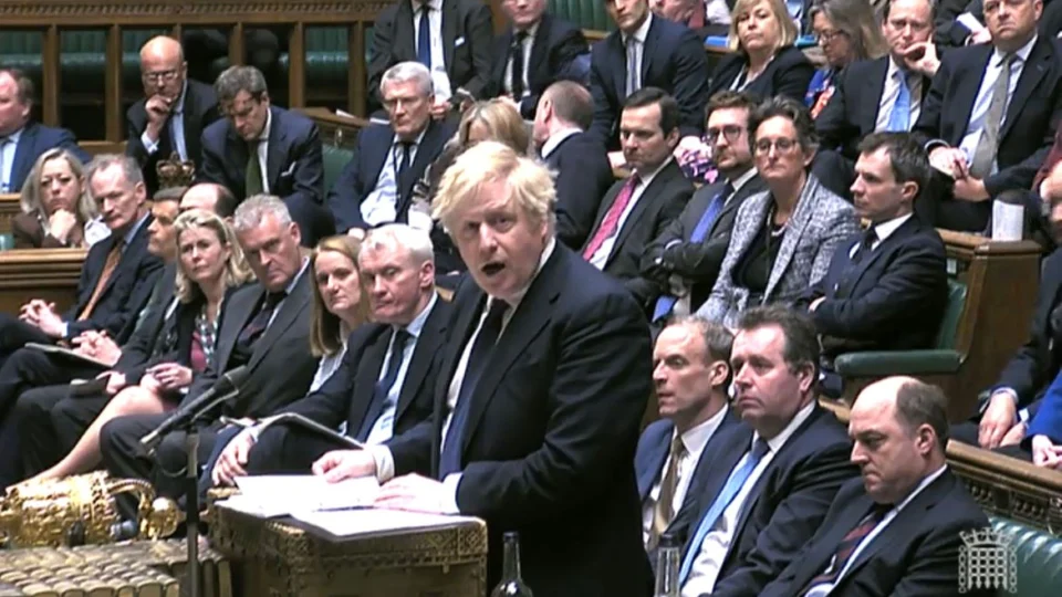 Rússia: primeiro-ministro britânico diz que lançará pacote de sanções