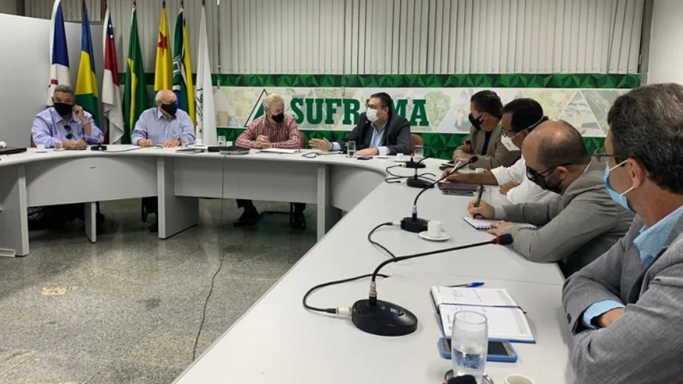 Governo do Amazonas articula estratégia contra redução do IPI