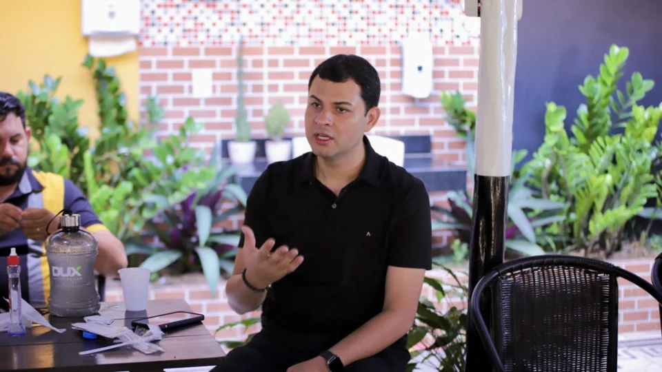 Em Itacoatiara, Saullo Vianna inicia agenda de visitas ao interior