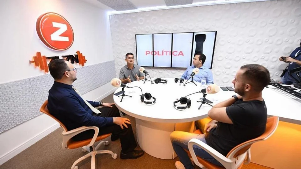 Em entrevista ao PODERCAST, David Almeida anuncia concurso para Guarda Municipal e anuncia ônibus elétricos
