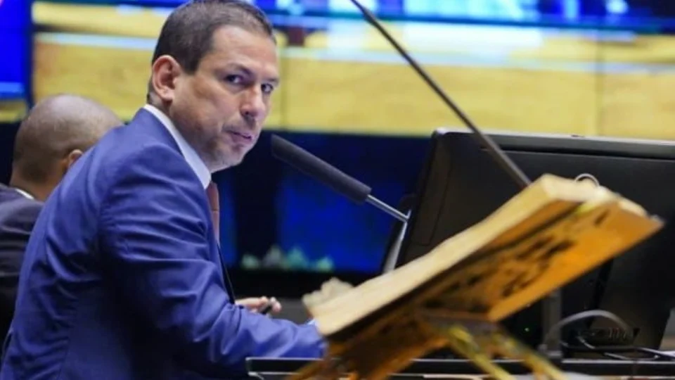 Após polêmica no Lollapalooza, Marcelo Ramos apresenta projeto para mudar lei de propaganda eleitoral antecipada