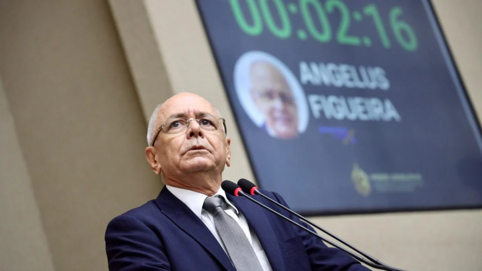 Deputado Estadual Angelus Figueira defende pessoas do interior do AM após acusações