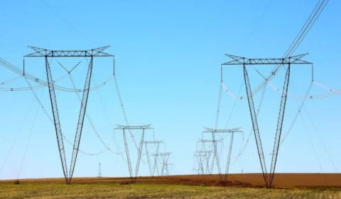 Projeto da Lei Marília Mendonça prevê sinalização de linhas aéreas de transmissão de energia