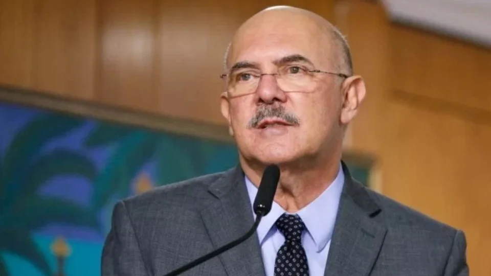 Ausência de ex-ministro da Educação pode levar a CPI, advertem senadores