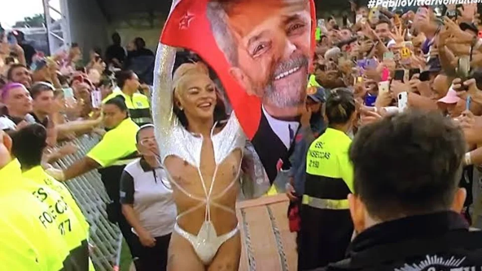 TSE acata pedido do partido de Bolsonaro e proíbe manifestações políticas no Lollapalooza