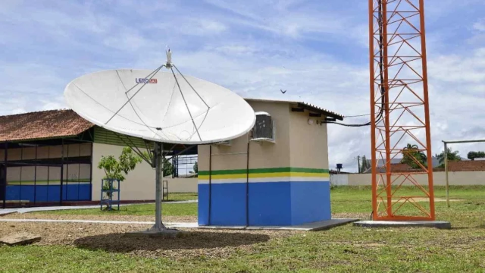 Governo do Amazonas amplia sinal da TV Encontro das Águas para transmitir conteúdos educacionais a todo o interior