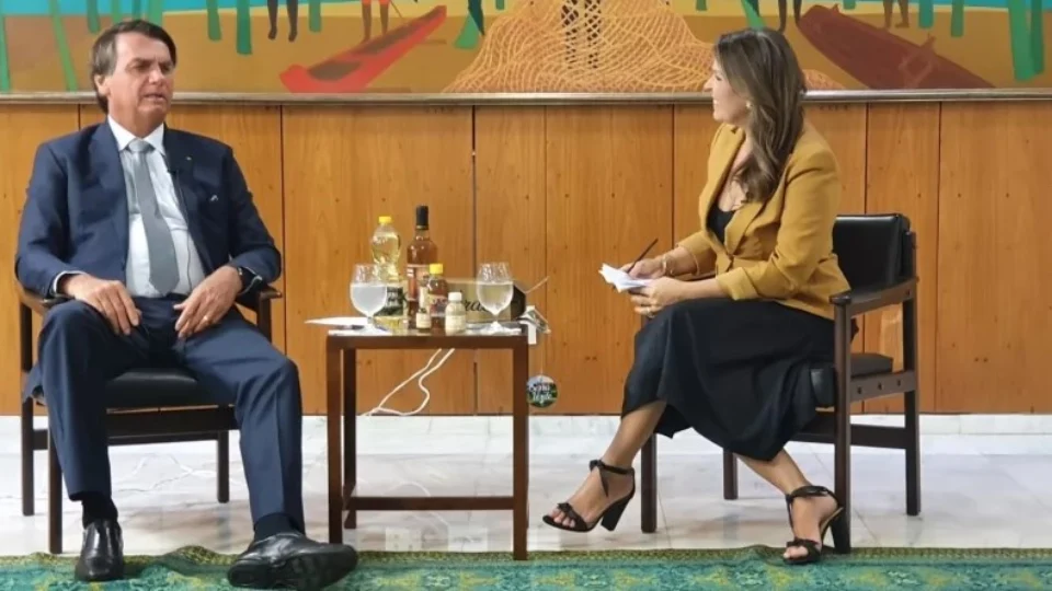 Em entrevista, Bolsonaro defende acolhimento de venezuelanos e critica governo de Maduro