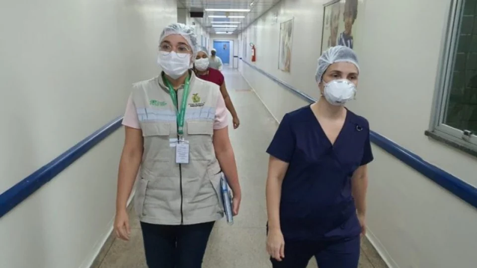 Órgãos de saúde recomendam uso de máscaras para serviços de saúde