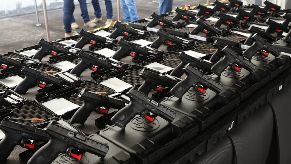 Projeto do Governo do Estado prevê que policiais adquiram armas diretamente das corporações