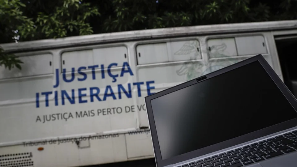 Justiça Itinerante atende o público na área de estacionamento da Vila Olímpica até o dia 1º de abril