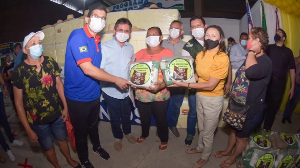 Governo do Amazonas conclui entrega de mais de mil kits de pesca artesanal