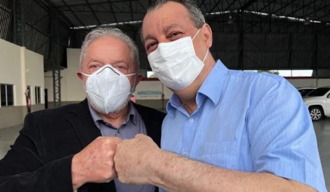 ‘Lula sabe que é muito bem-vindo ao nosso Estado’, escreve Omar Aziz ao publicar foto com o ex-presidente