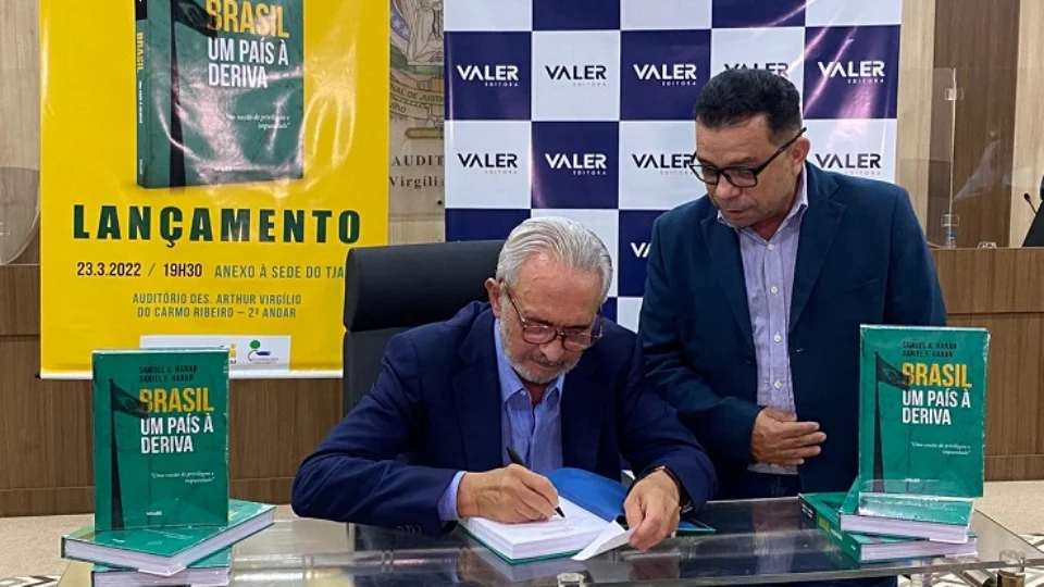 Após lançamento em São Paulo, Samuel Hanan promove noite de autógrafos em Manaus