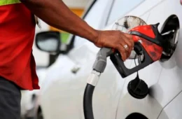 Petrobras anuncia redução de R$ 0,30 no preço do diesel