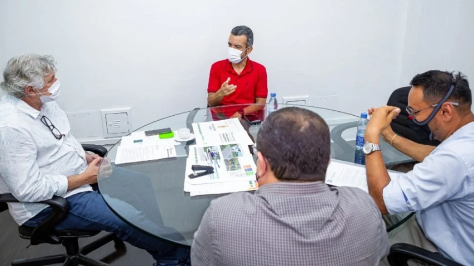 Peixoto discute com Implurb projeto sobre Lei de Inspeção Predial