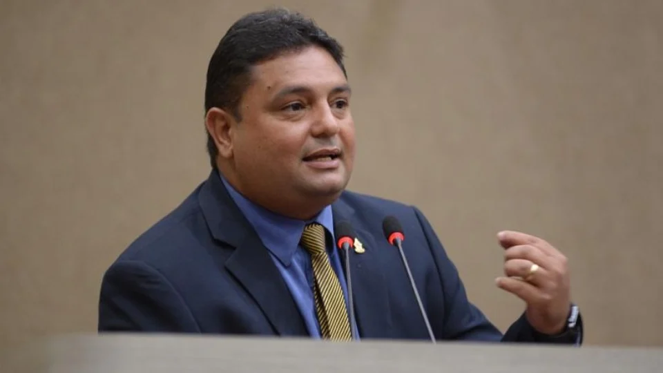 Caio André destaca parceria entre governo e prefeitura em anúncio de pavimentação de ramais