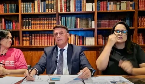 Presidente diz que “bota a cara no fogo” por ministro da Educação