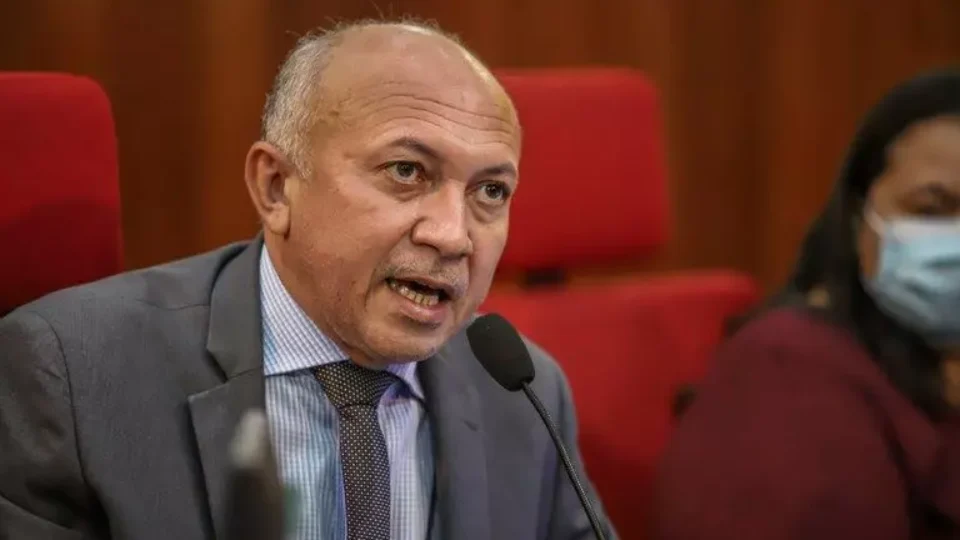 Deputado do PT desvia ingressos de jogo do Flamengo no Piauí