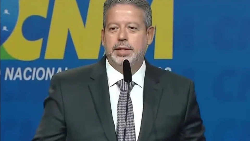 Arthur Lira quer votar projeto que regulamenta atividades das associações de municípios