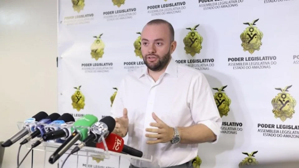 Fausto Jr. propõe a criação de hospital, em Manaus, para servidores públicos