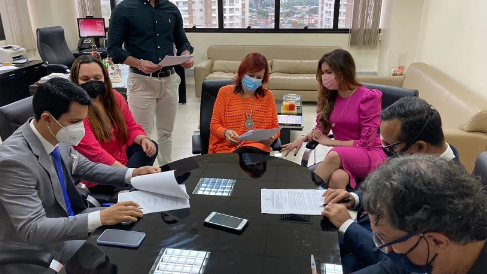 Maués: Justiça determina que prefeitura reintegre servidores exonerados de forma ilegal