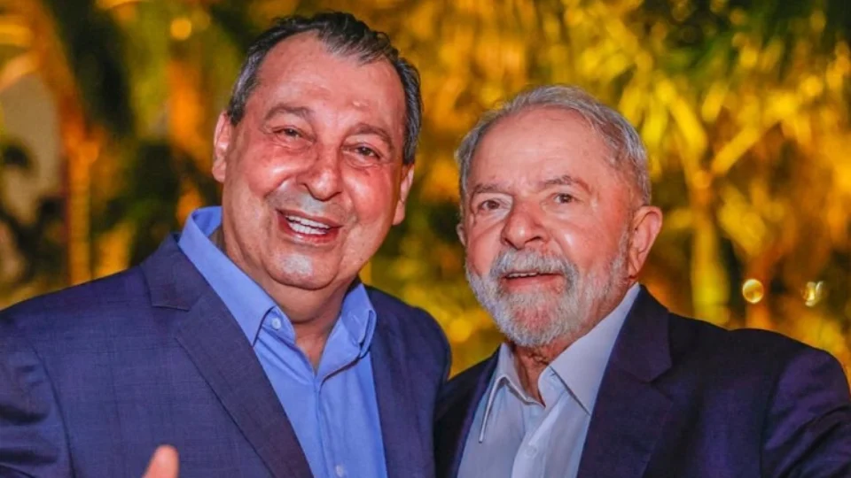 ‘Conversar com Lula é debater sobre um projeto de Brasil’, diz Omar Aziz ao publicar foto com ex-presidente