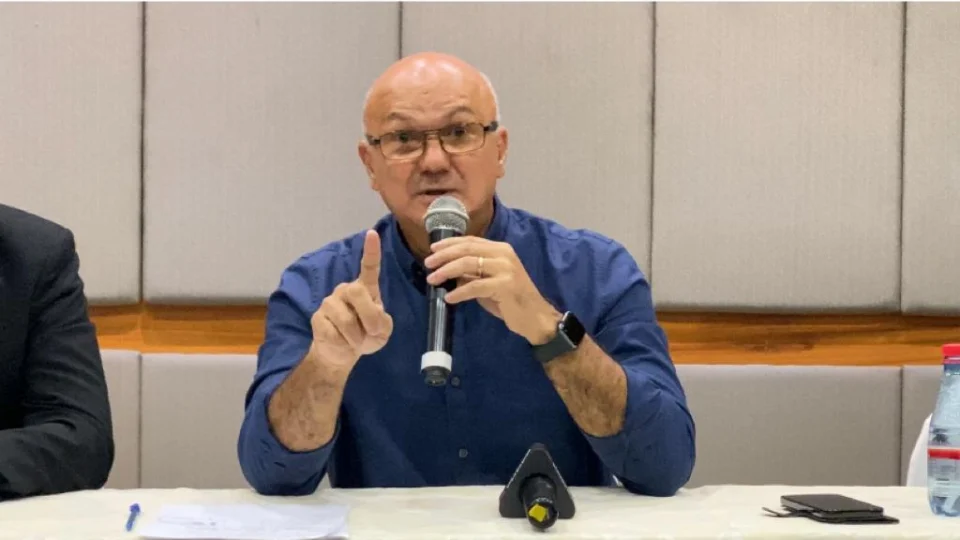 Menezes diz que foi vítima de ‘associação criminosa’ sobre áudios expostos e pensa em processar David Almeida