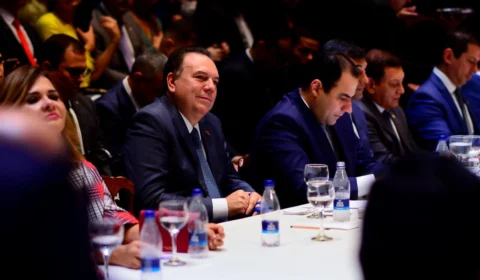 Jean Cleuter destaca defesa da ZFM e combate às fake news em discurso de posse