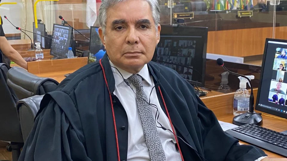 Desembargador Flávio Pascarelli é aclamado presidente para mandato ‘tampão’ no TJAM