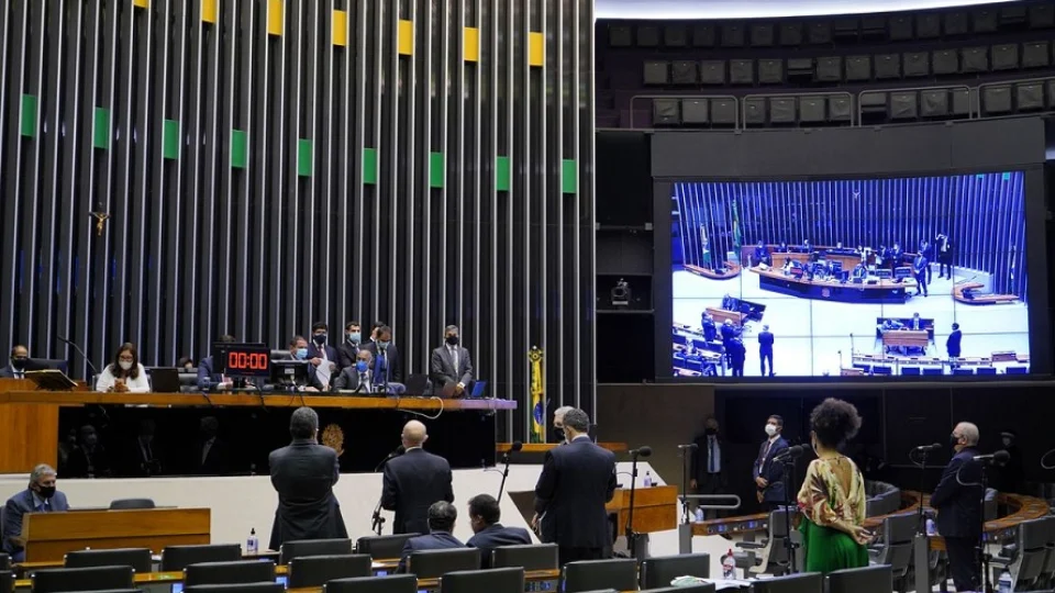 Câmara Federal aprova MP que cria Programa Internet Brasil